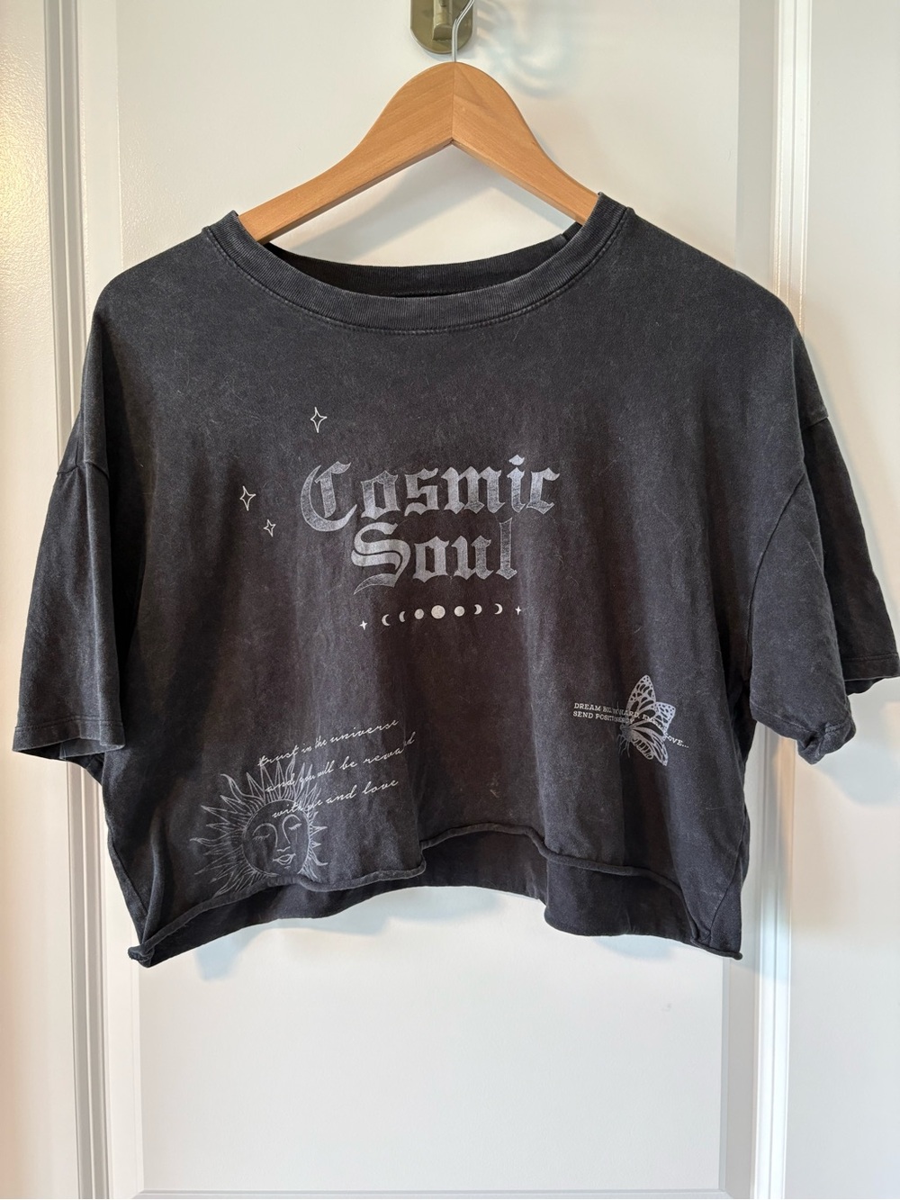 Hollister Cosmic Soul Graphic Crop Tee Black Vintage Wash Size Small